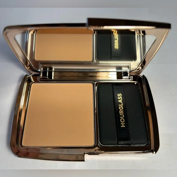 NWT🌷Hourglass Vanish Airbrush Pressed Powder in “Translucent Tan”